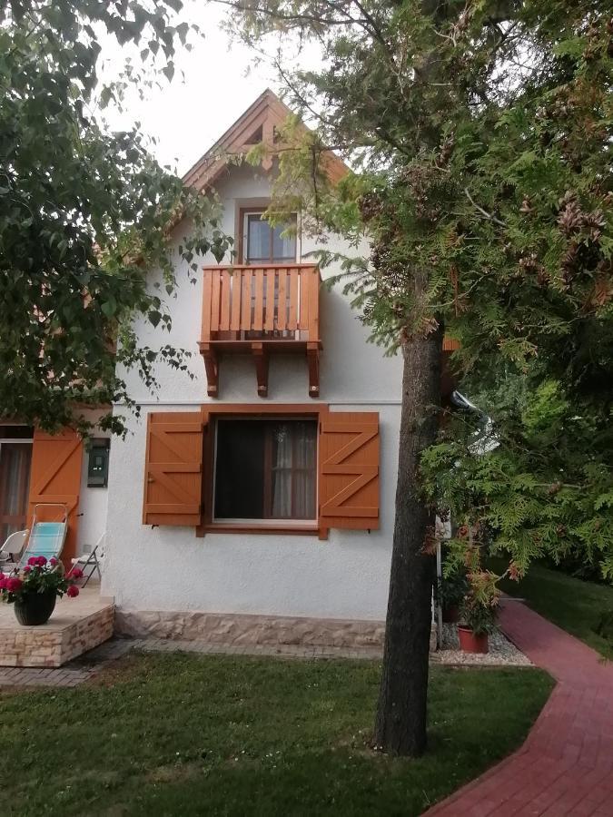 Tamas Batya Kunyhoja Apartment Balatonmariafurdo Exterior photo